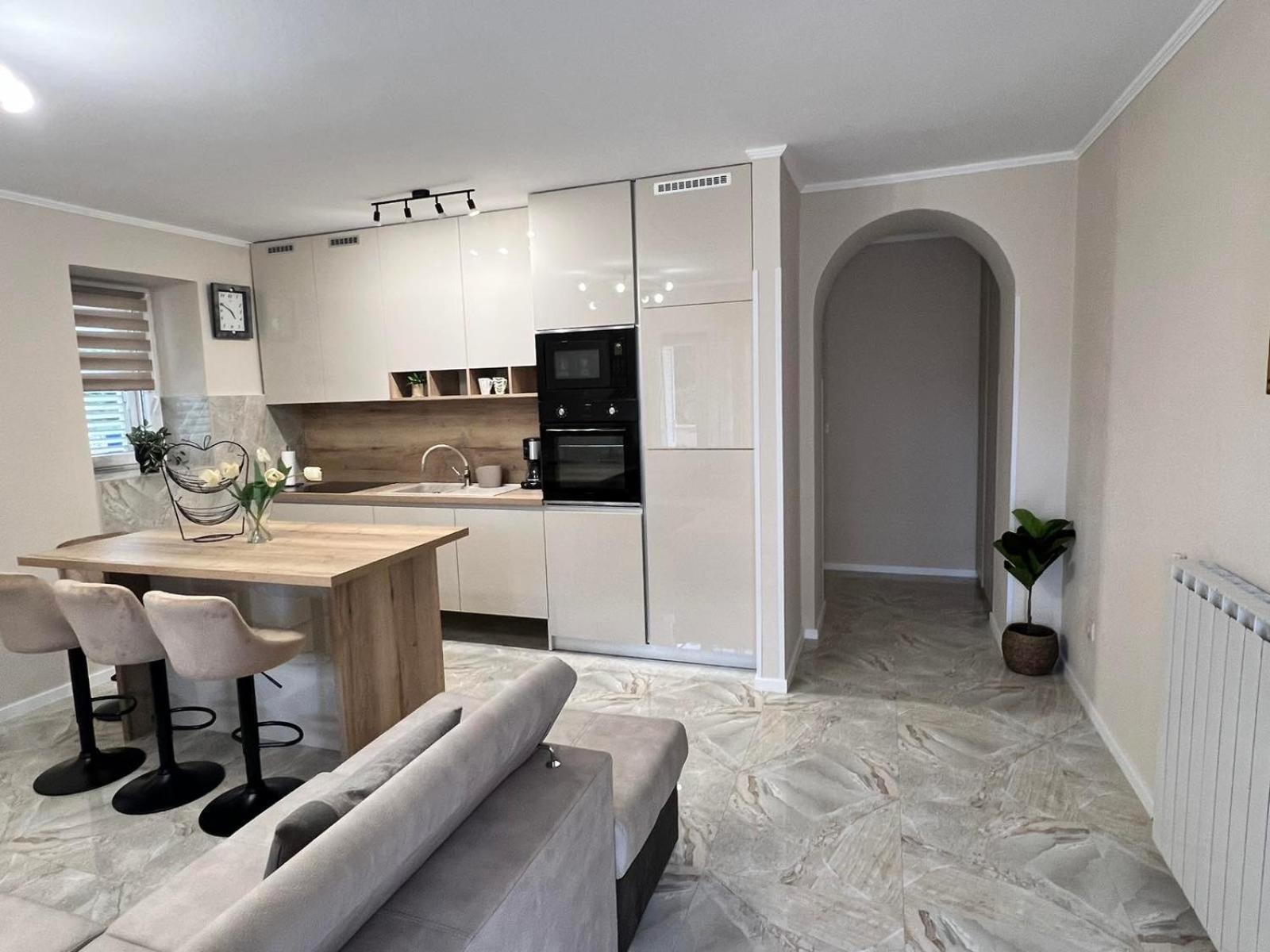Apartments Barbara อูมัค ภายนอก รูปภาพ